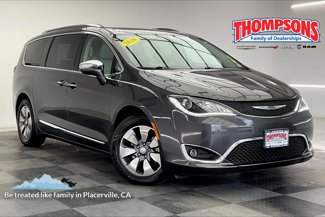 Used 2020 Chrysler Pacifica Limited image 1