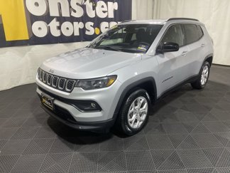 Used 2024 Jeep Compass Latitude image 1