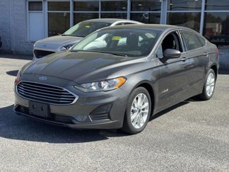 Used 2019 Ford Fusion SE image 1