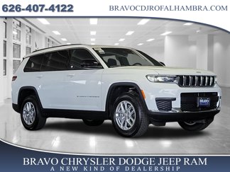 New 2025 Jeep Grand Cherokee L Laredo image 1