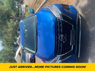 Used 2022 Nissan Kicks SV image 1
