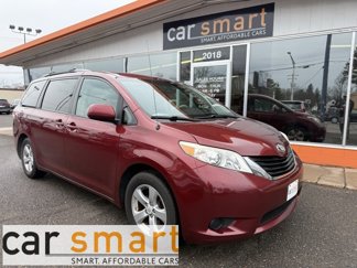 Used 2011 Toyota Sienna LE image 1