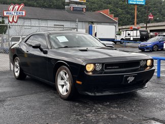 Used 2013 Dodge Challenger SXT image 1