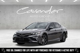 Used 2022 Toyota Camry SE image 1