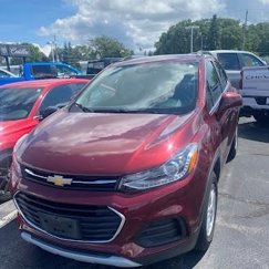 Used 2017 Chevrolet Trax LT w/ LT Convenience Package image 1