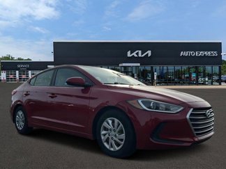Used 2017 Hyundai Elantra SE image 1