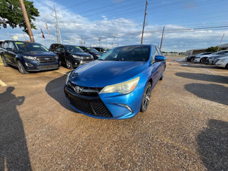 Used 2016 Toyota Camry SE image 1