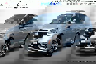 Used 2023 Chrysler Pacifica Touring-L image 1