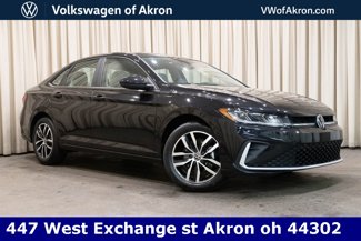 New 2025 Volkswagen Jetta SE image 1