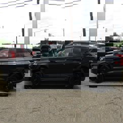 New 2025 Volkswagen Taos SE image 1
