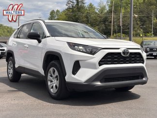 Used 2021 Toyota RAV4 LE image 1