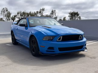 Used 2014 Ford Mustang Convertible image 1