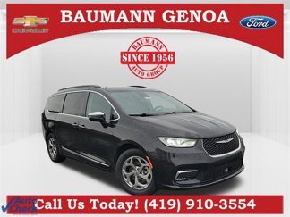 Used 2023 Chrysler Pacifica Limited image 1
