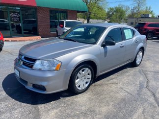 Used 2013 Dodge Avenger SE image 1