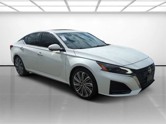 Used 2023 Nissan Altima 2.5 SL image 1