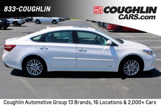 Used 2018 Toyota Avalon Limited image 1