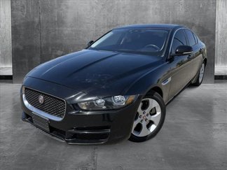 Used 2018 Jaguar XE image 1