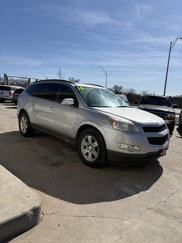 Used 2010 Chevrolet Traverse LT image 1