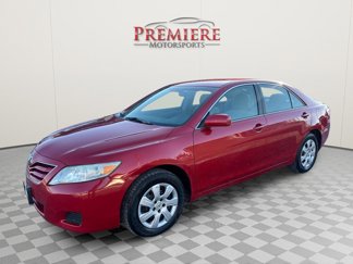 Used 2010 Toyota Camry LE image 1