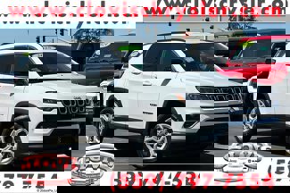 New 2025 Jeep Compass Latitude image 1
