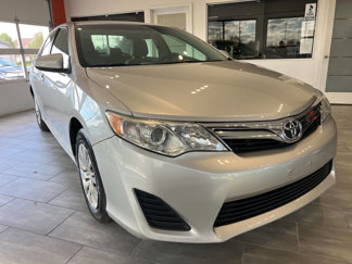 Used 2012 Toyota Camry LE image 1