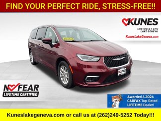 Used 2023 Chrysler Pacifica Touring-L image 1