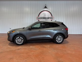Used 2022 Ford Escape SE image 1