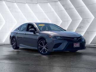Used 2020 Toyota Camry SE image 1