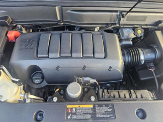 Used 2011 GMC Acadia SLT image 1