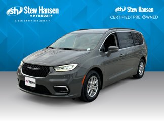 Used 2022 Chrysler Pacifica Touring-L image 1