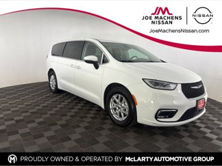 Used 2023 Chrysler Pacifica Touring-L image 1