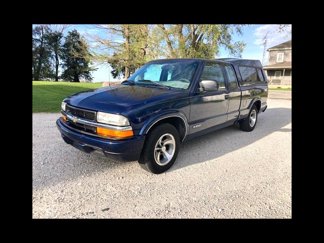Used 2001 Chevrolet S10 Pickup LS w/ Preferred Equipment Group image 1