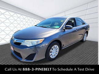 Used 2014 Toyota Camry LE image 1