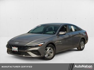 Certified 2025 Hyundai Elantra SE image 1