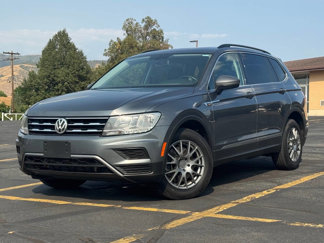Used 2018 Volkswagen Tiguan SE w/ Panoramic Sunroof Package image 1