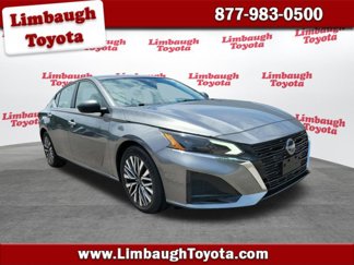 Used 2024 Nissan Altima 2.5 SV image 1