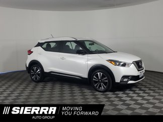 Used 2018 Nissan Kicks SR image 1