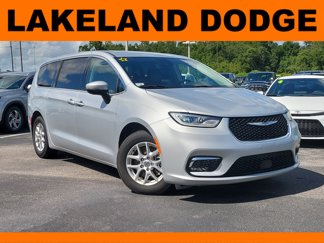 Used 2023 Chrysler Pacifica Touring-L image 1