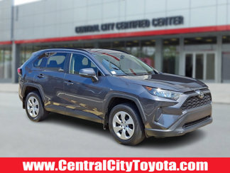 Used 2019 Toyota RAV4 LE image 1