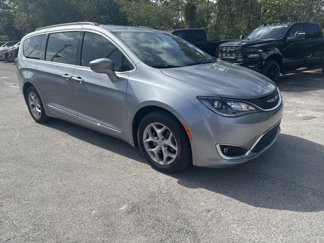 Used 2017 Chrysler Pacifica Touring-L w/ Tire & Wheel Group image 1