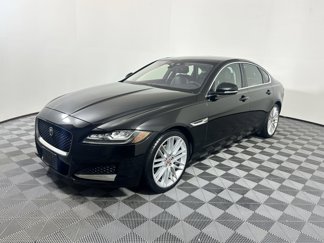 Used 2020 Jaguar XF Prestige image 1