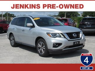 Used 2019 Nissan Pathfinder SV image 1