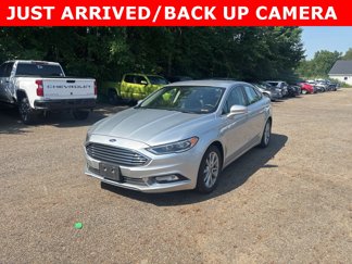 Used 2017 Ford Fusion SE w/ Fusion SE Technology Package image 1