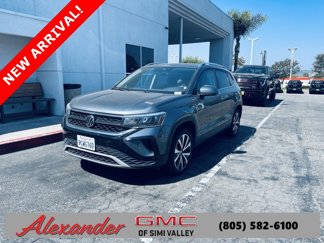 Used 2023 Volkswagen Taos SE image 1
