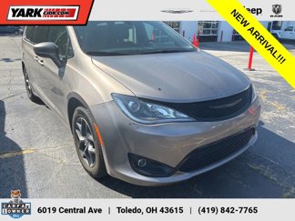 Certified 2018 Chrysler Pacifica Touring-L w/ S Appearance Package video 1