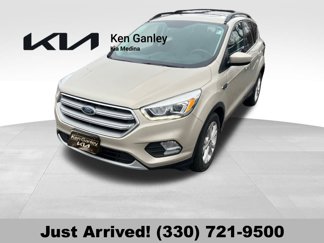 Used 2017 Ford Escape SE w/ Equipment Group 201A image 1