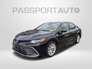 Used 2023 Toyota Camry LE image 1