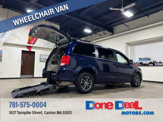 Used 2017 Dodge Grand Caravan SXT image 1