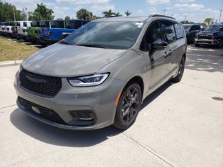 New 2025 Chrysler Pacifica Limited image 1