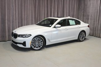 Certified 2022 BMW 530i xDrive w/ Premium Package image 1